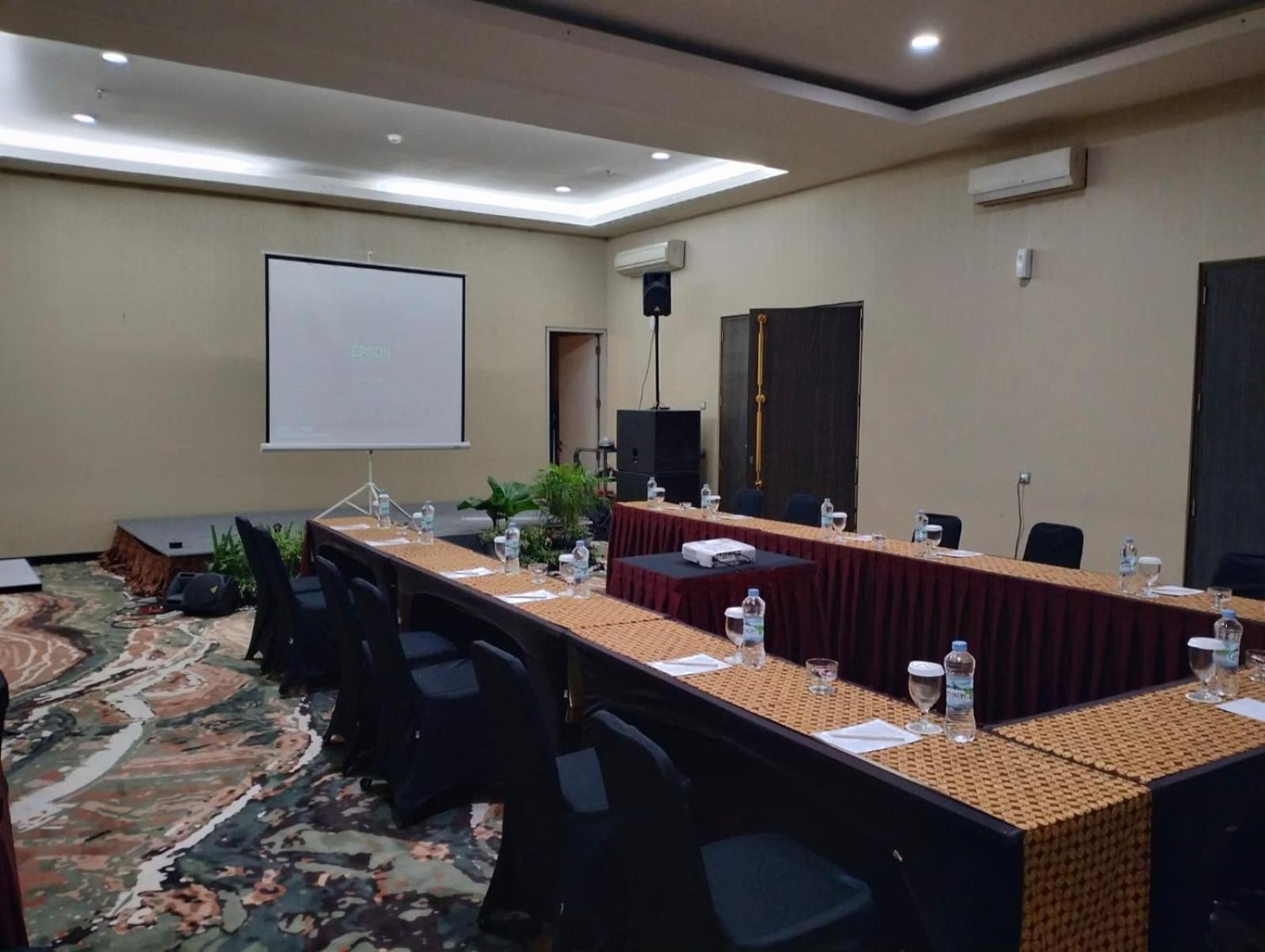 Grand Kangen Hotel Urip Sumoharjo Джокякарта Екстериор снимка